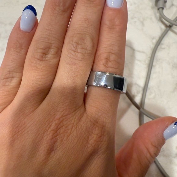 Oura Silver Ring - Picture 5 of 6